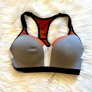 NWOT Victoria’s Secret sports bra